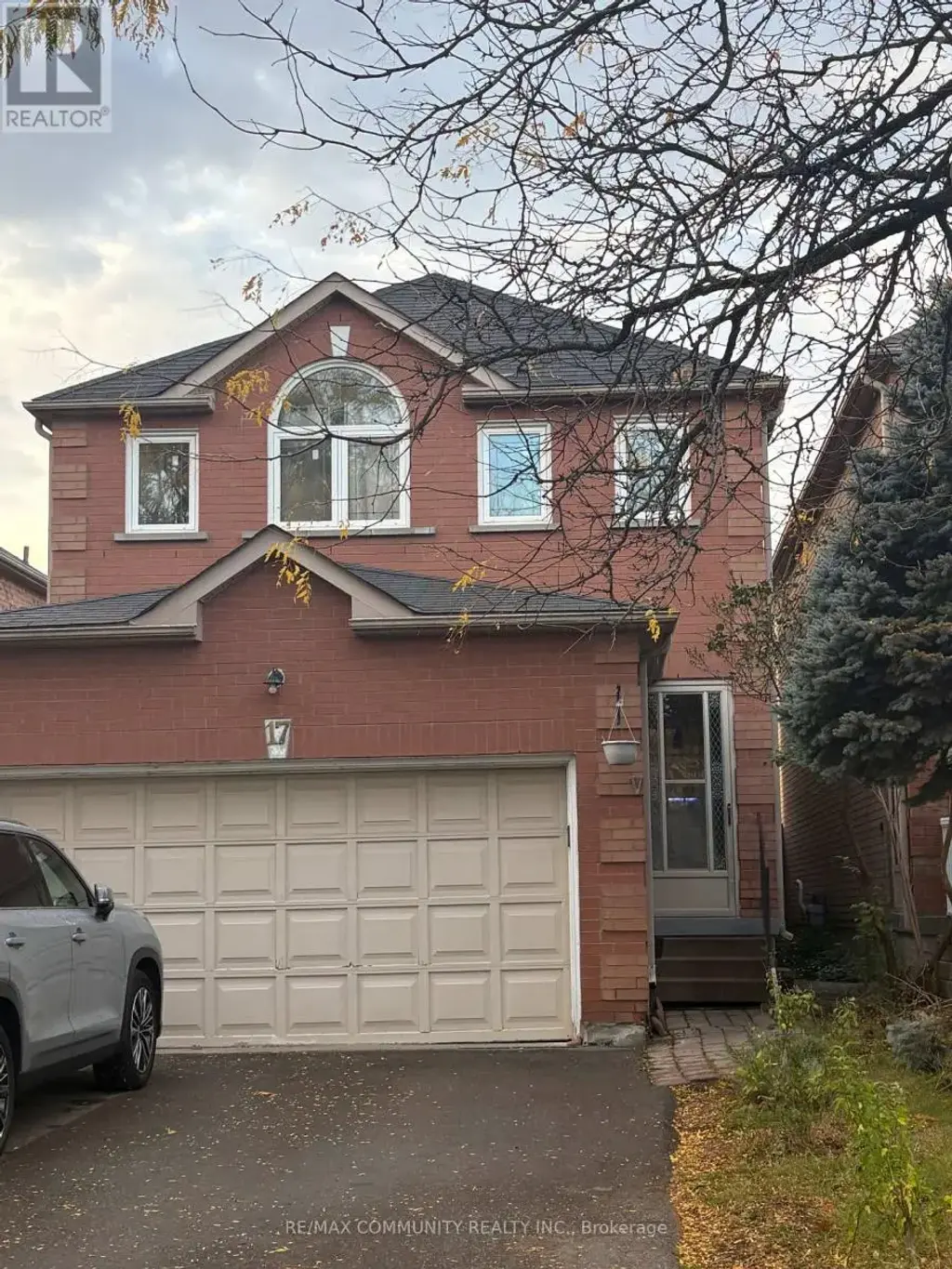 17 Kenborough Court, Markham (Milliken Mills East)