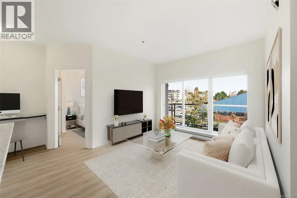 309 1550 Church Ave, Saanich