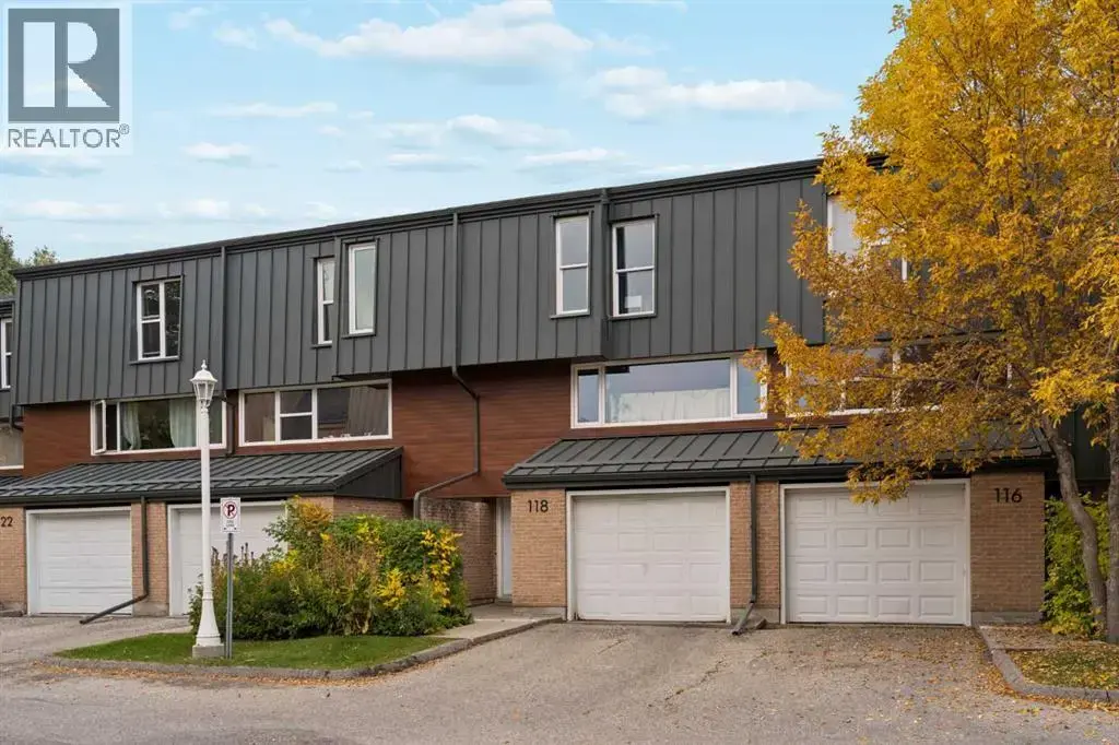 118 Brae Glen Lane Sw, Calgary