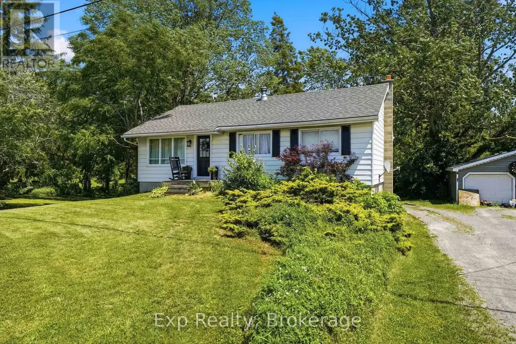 650 County Road 5, Prince Edward County (Hallowell Ward)