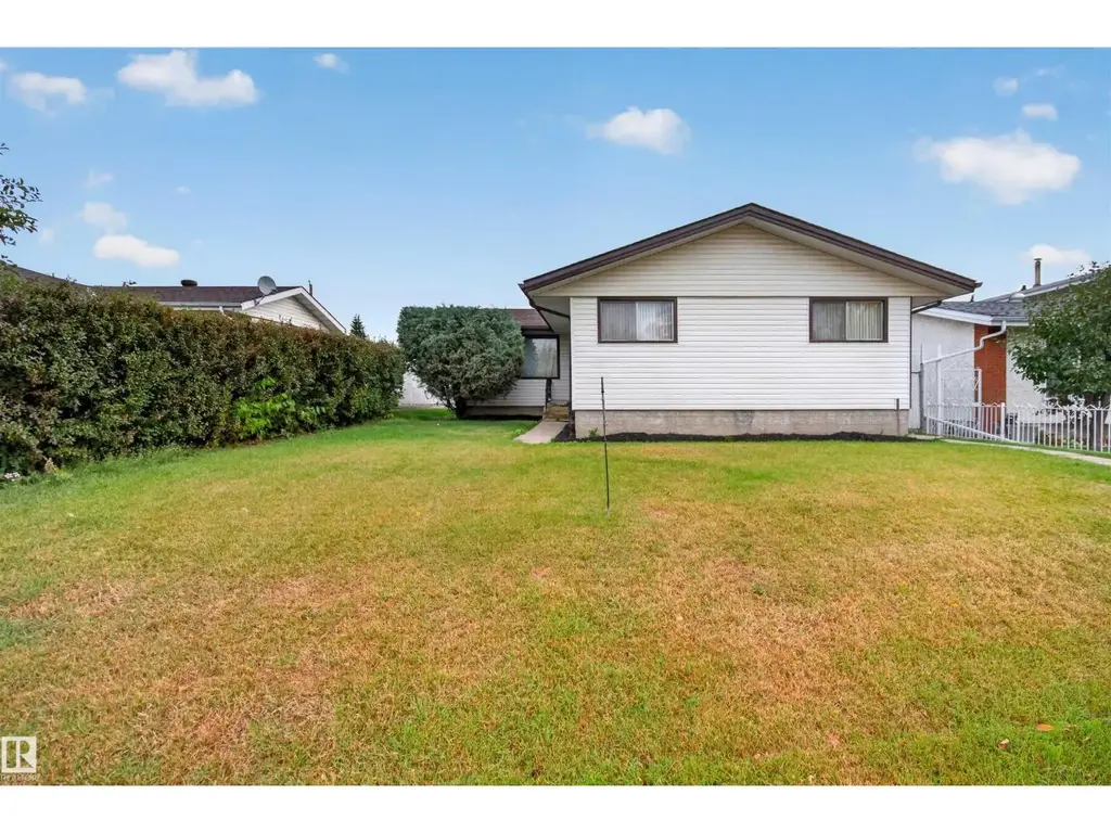 8628 135 Av Nw, Edmonton