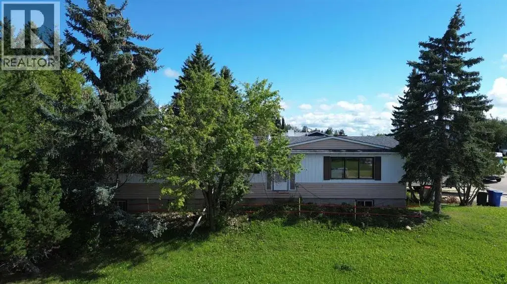 700 8 Street, Fox Creek