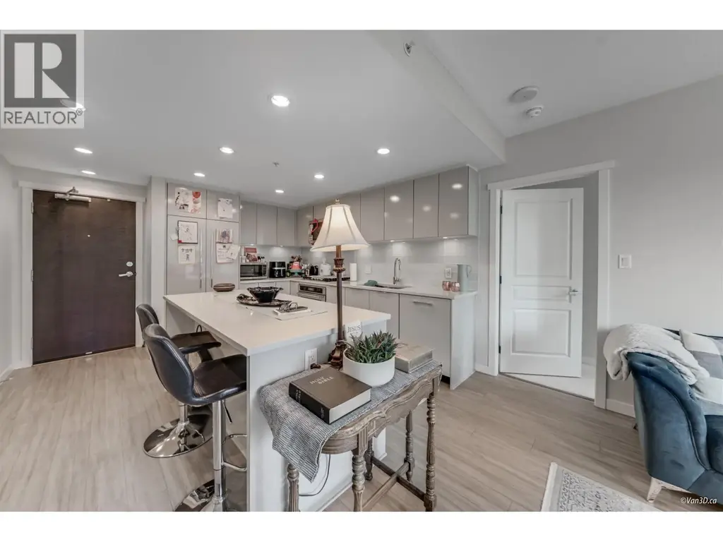 $649000 | for Sale at 304 3100 Windsor Gate | Coquitlam