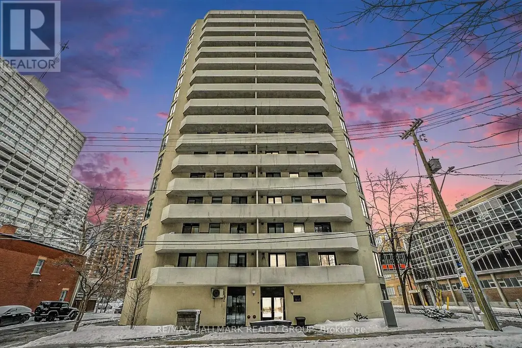 1102 - 200 Bay Street, Ottawa