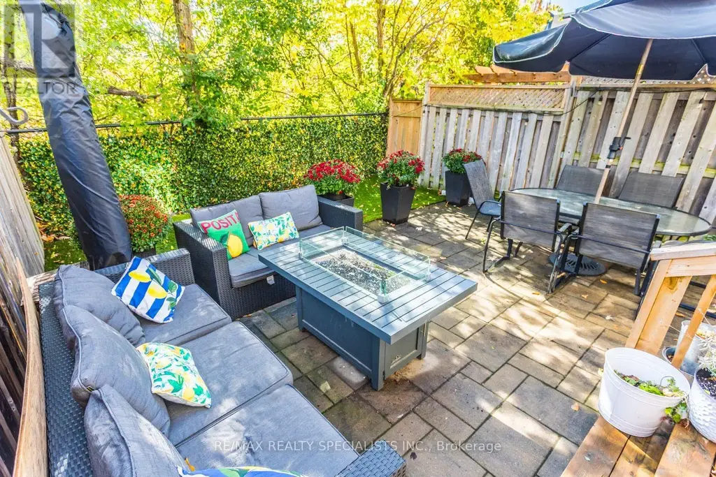 2454 Montagne Avenue, Oakville (WM Westmount)