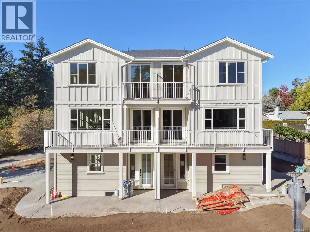 4 768 Lindsay St, Saanich