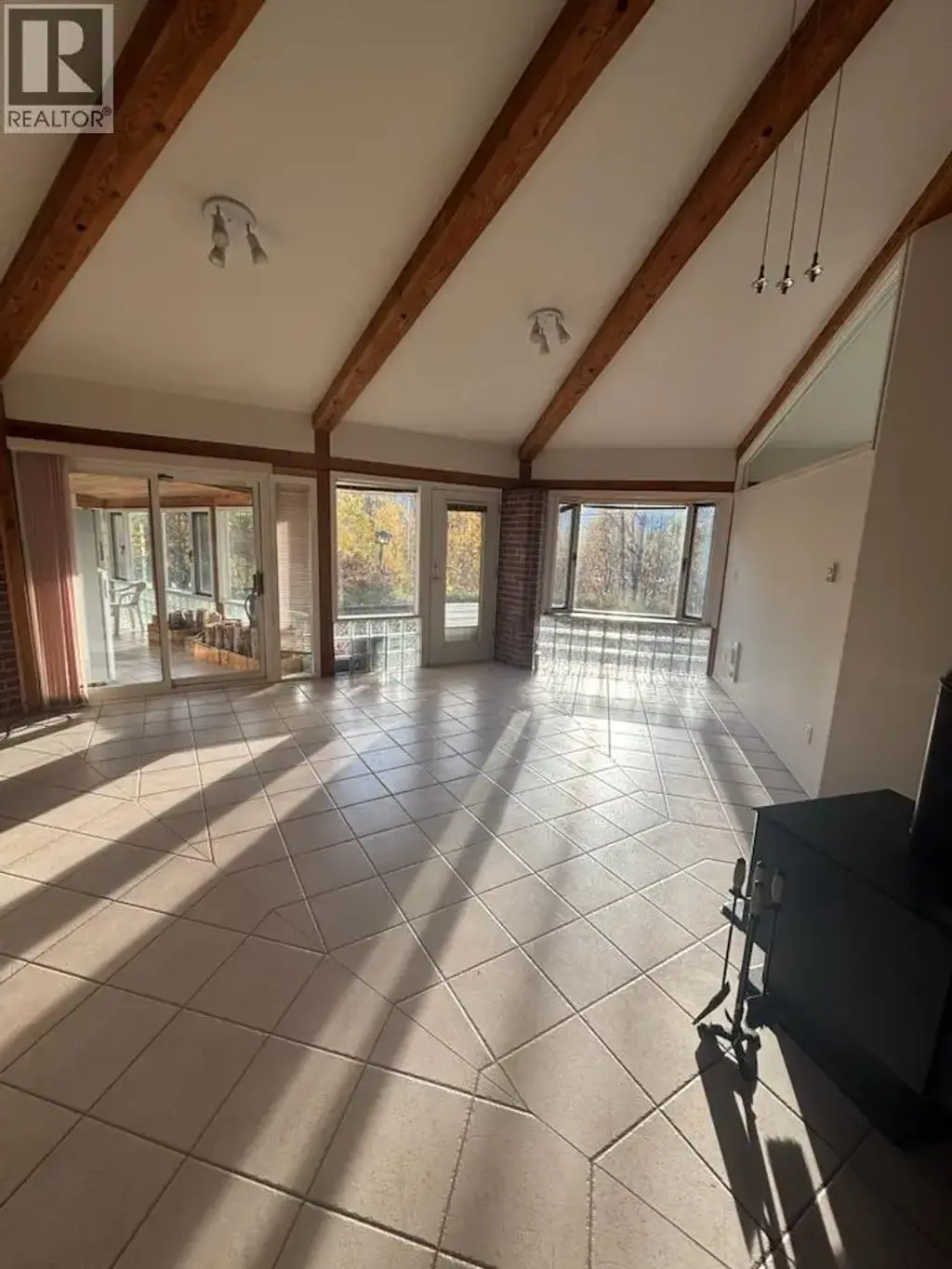 11105 North Fork Road, Grand Forks