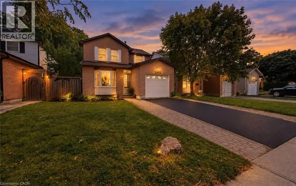 2092 Hunt Crescent, Burlington