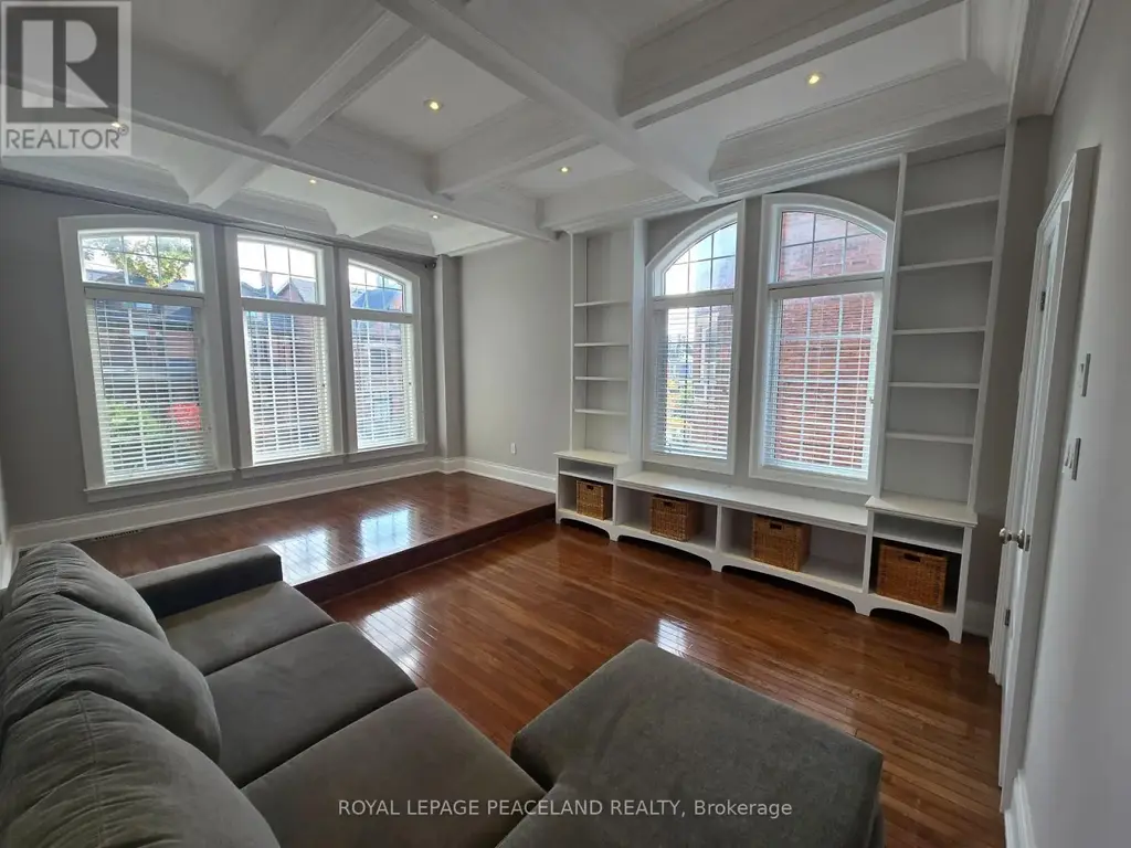Mainhse - 322 Clinton Street, Toronto (Palmerston-Little Italy)