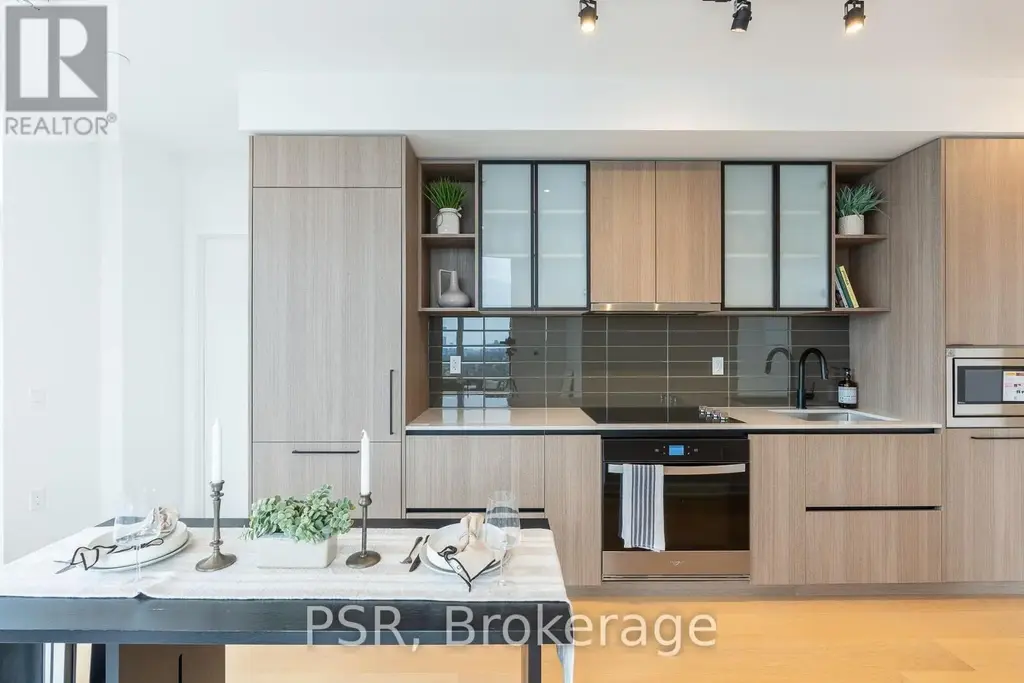 2410 - 10 Graphophone Grove, Toronto (Dovercourt-Wallace Emerson-Junction)