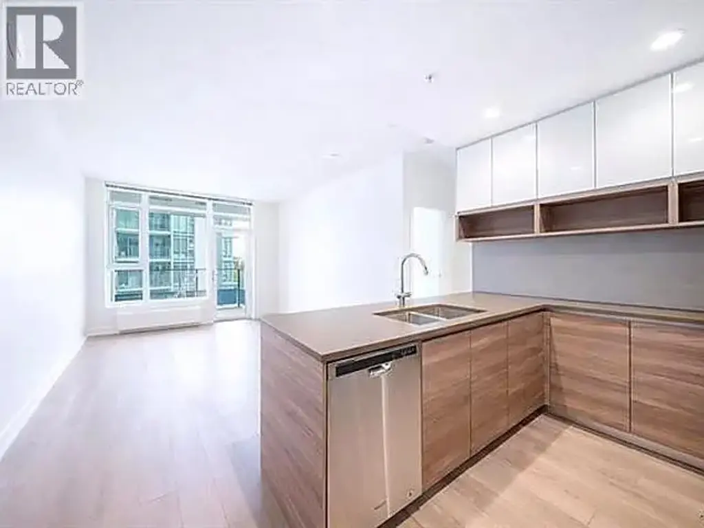 401 8850 University Crescent, Burnaby