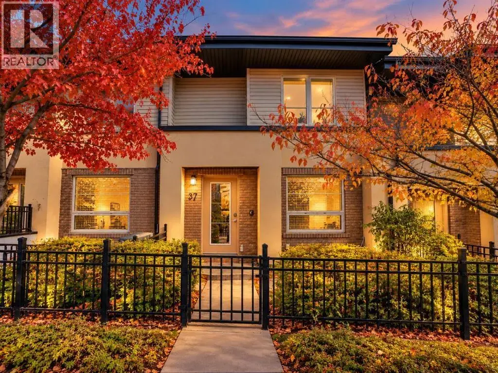 37 Aspen Hills Common Sw, Calgary