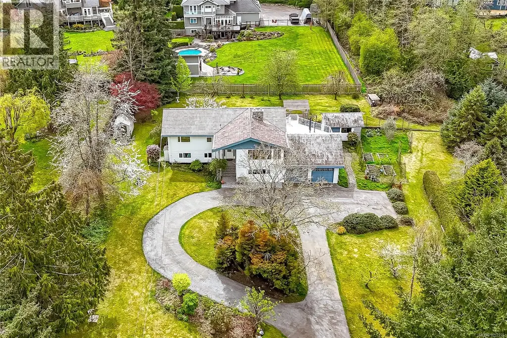 9723 Ardmore Dr, North Saanich