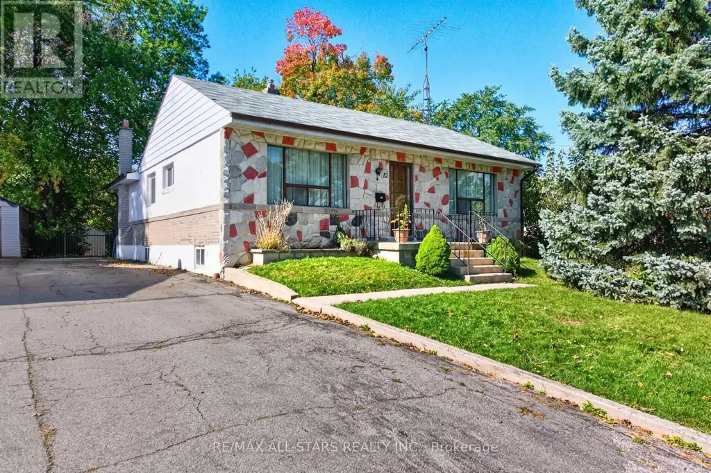 12 Adanac Drive, Toronto (Cliffcrest)