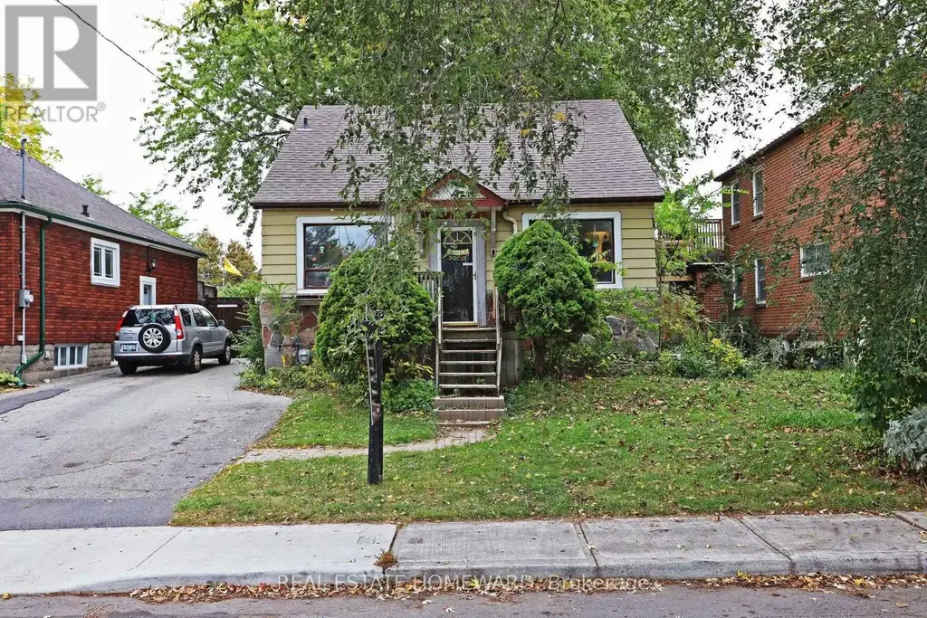 22 Haddon Avenue, Toronto (Birchcliffe-Cliffside)