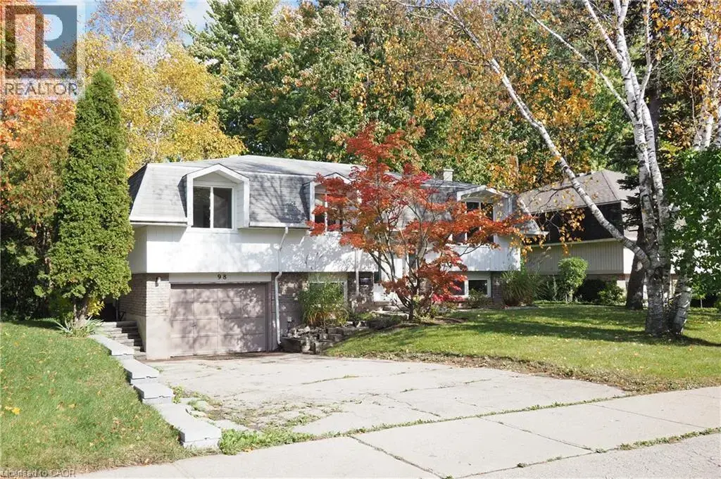 98 Amos Avenue, Waterloo