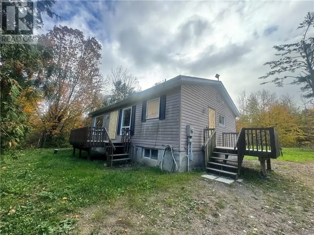 2000 Richards Road, Mattawa