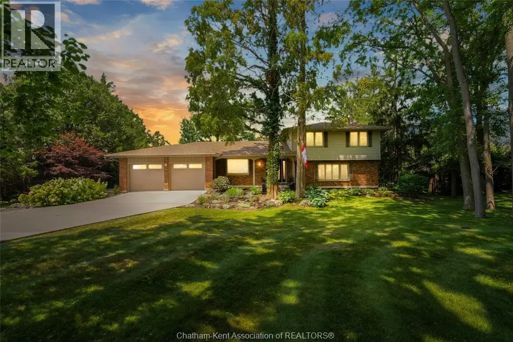9133 Woodland Crescent, Chatham