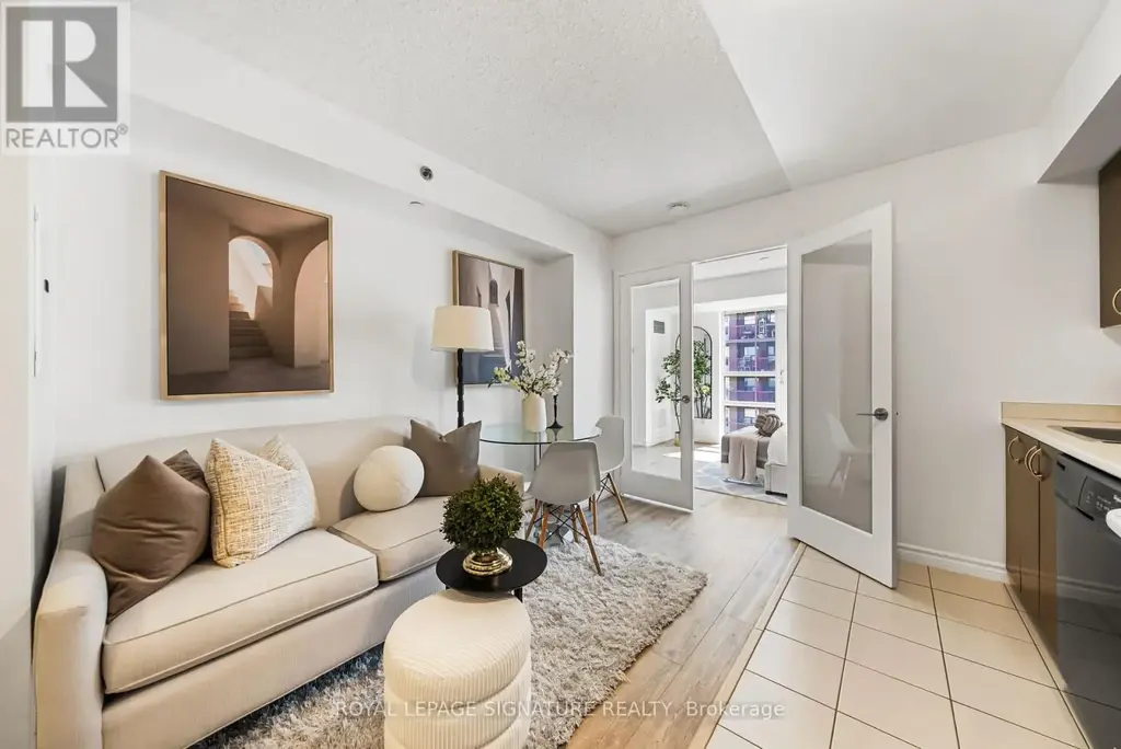 721 - 35 Saranac Boulevard, Toronto (Englemount-Lawrence)