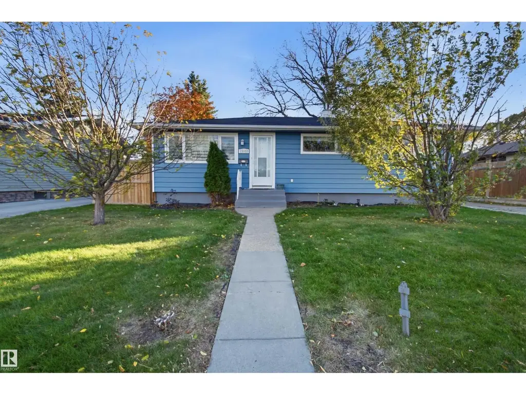 15933 95 Av Nw, Edmonton