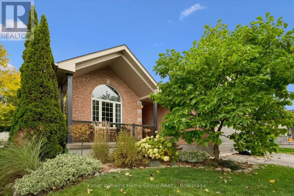 86 York Street E, Centre Wellington (Elora/Salem)