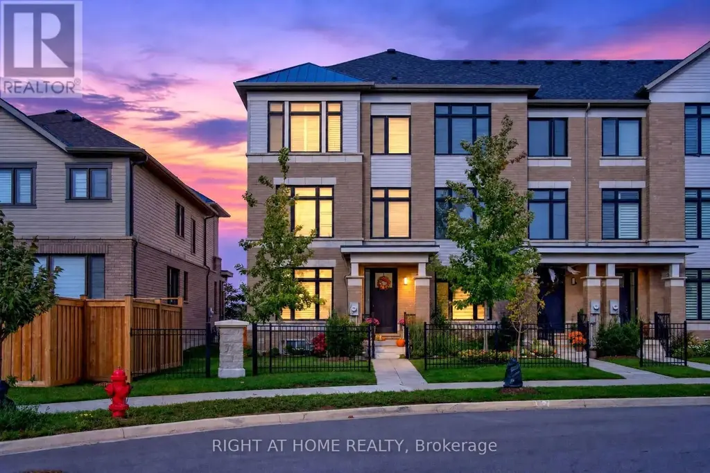 26 Freedom Crescent, Hamilton (Mount Hope)