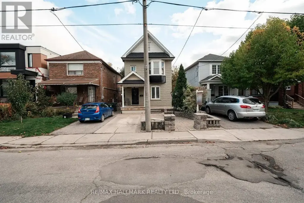 9 Savoy Avenue, Toronto (Woodbine-Lumsden)