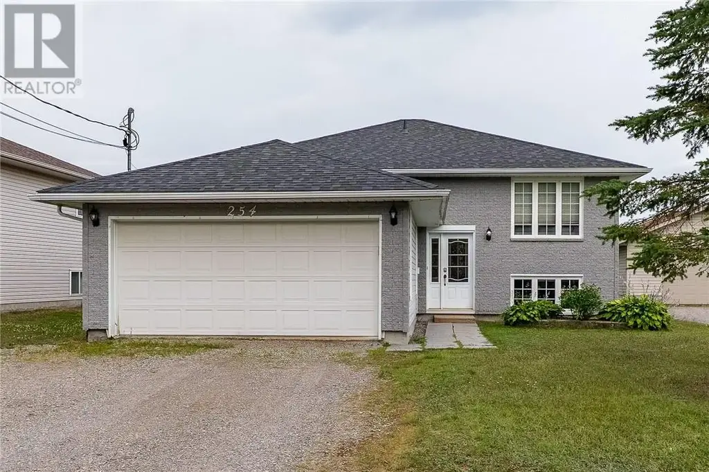 254 Leroux Street, Chelmsford