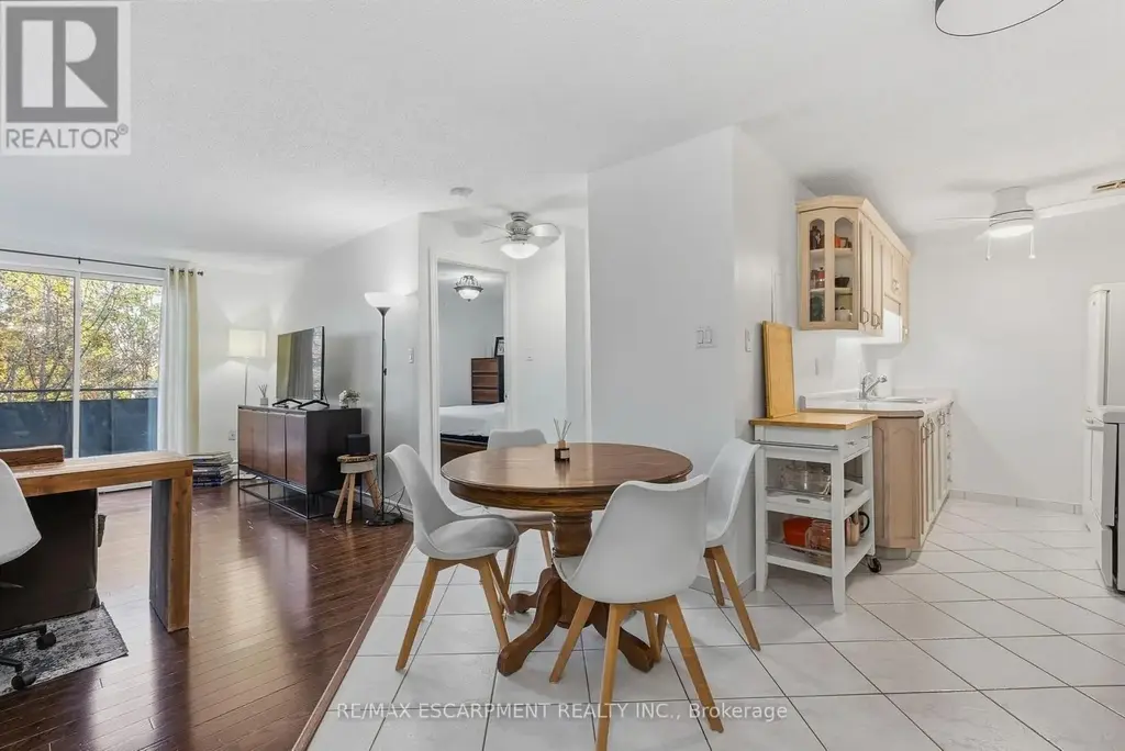207 - 893 Concession Street, Hamilton (Raleigh)