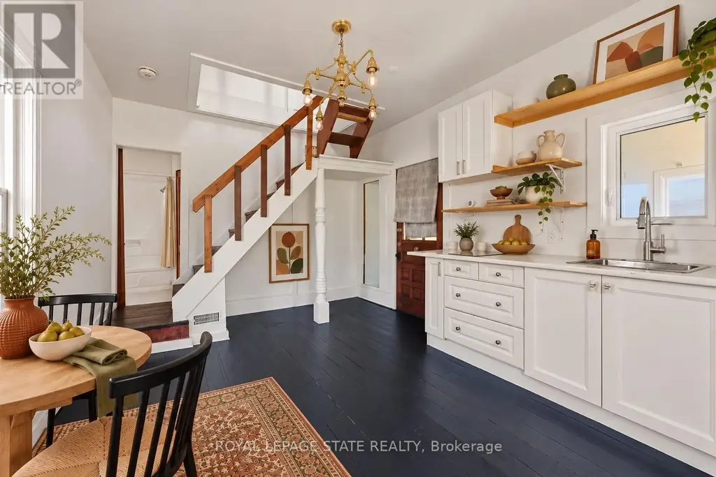 8 Tasker Street, St. Catharines (E. Chester)