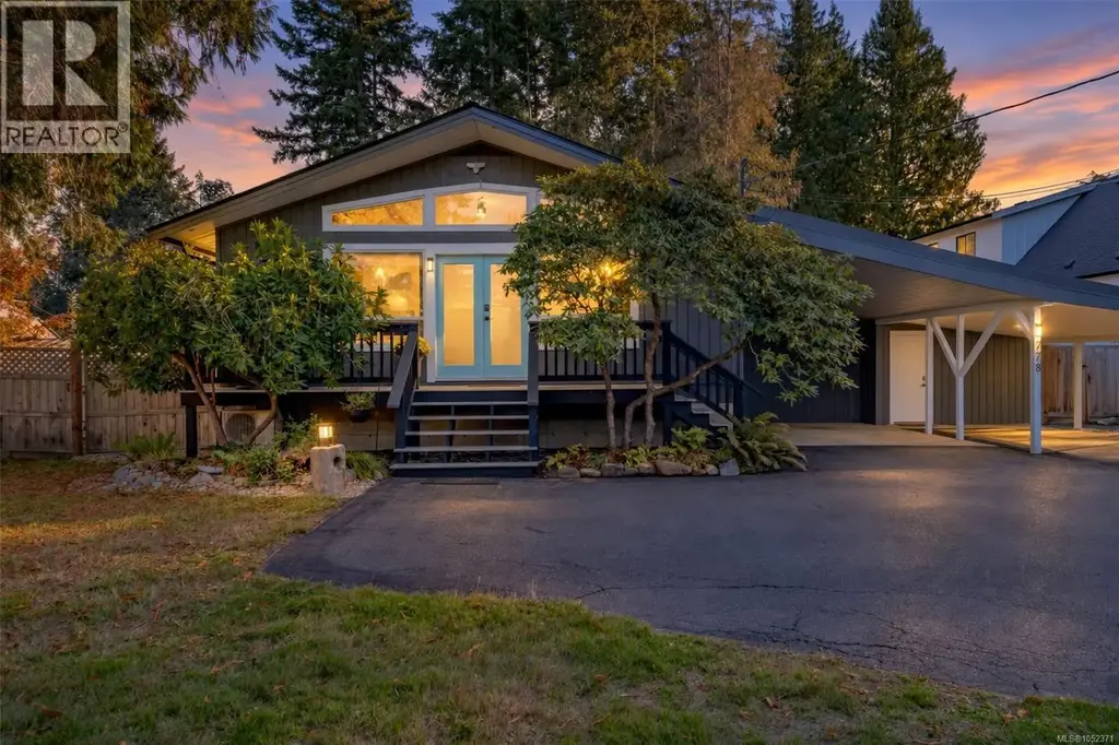 778 Shorewood Dr, Parksville