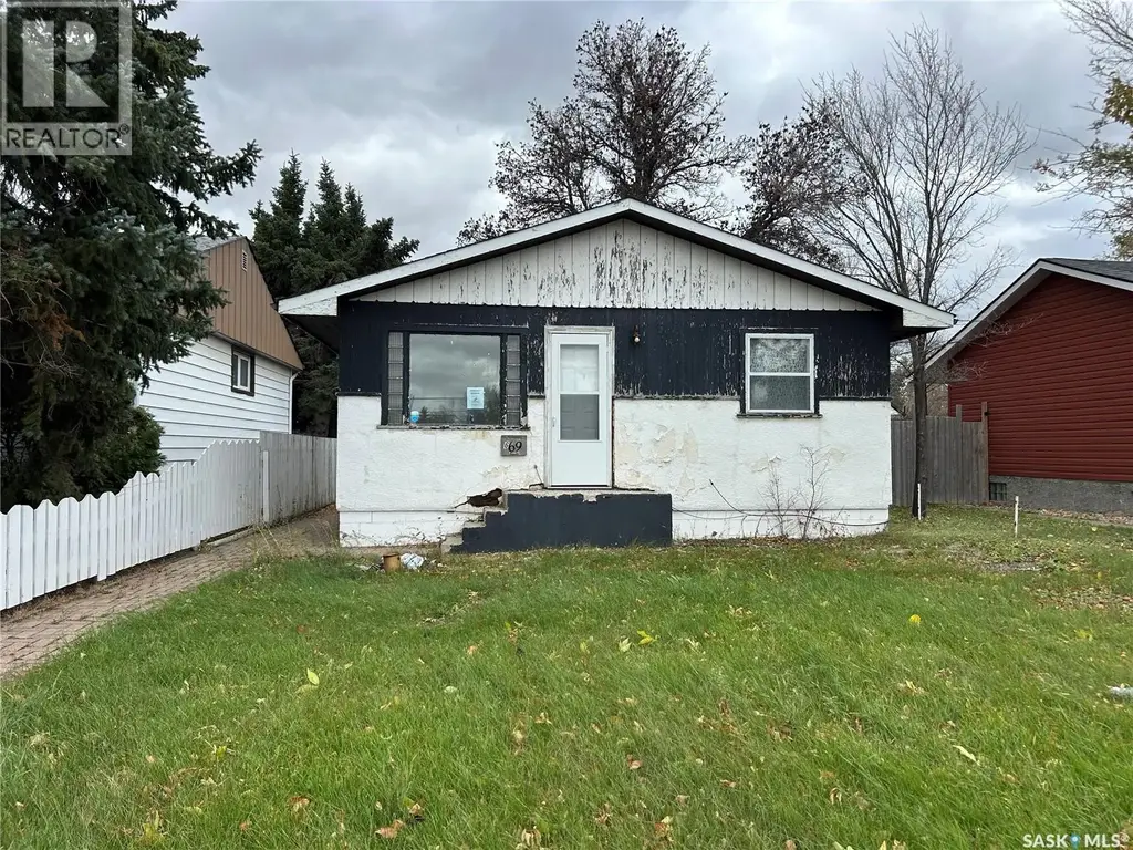 669 Stadacona Street E, Moose Jaw