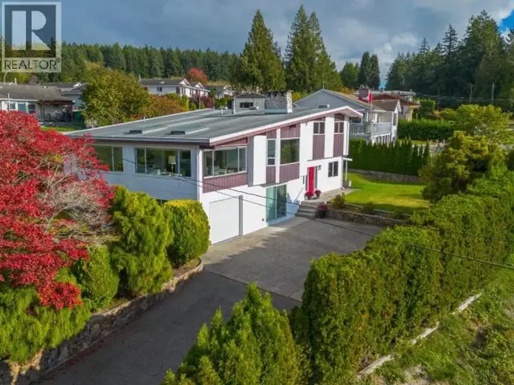 4064 Westview Ave, Powell River