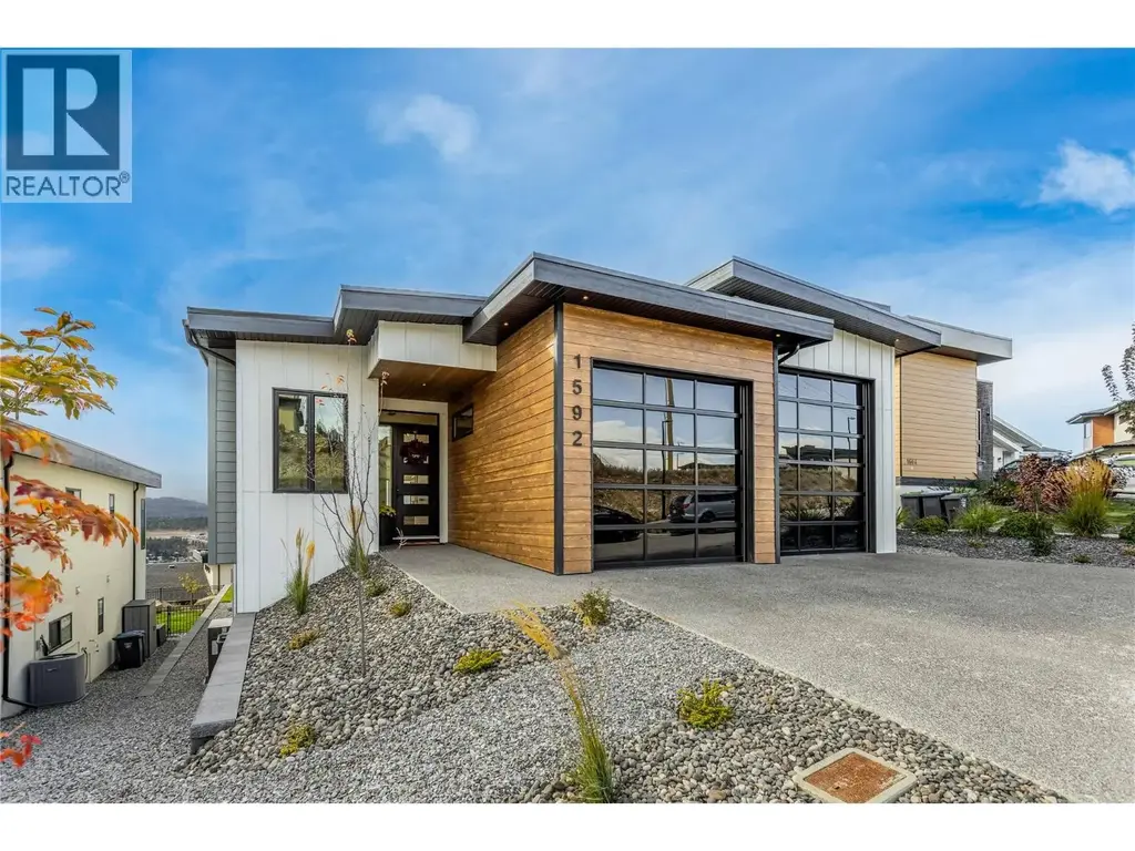 1592 Carnegie Street, Kelowna