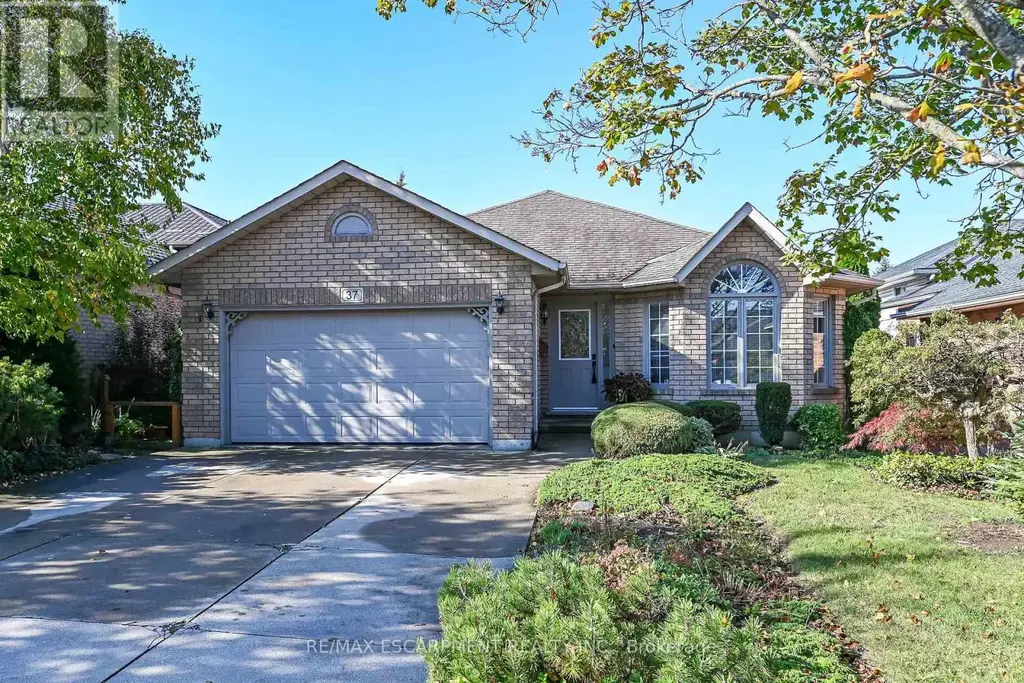 37 Glenhollow Drive, Hamilton (Stoney Creek)