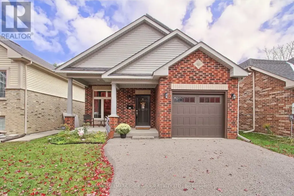 17 Hillview Drive, Newmarket (Bristol-London)