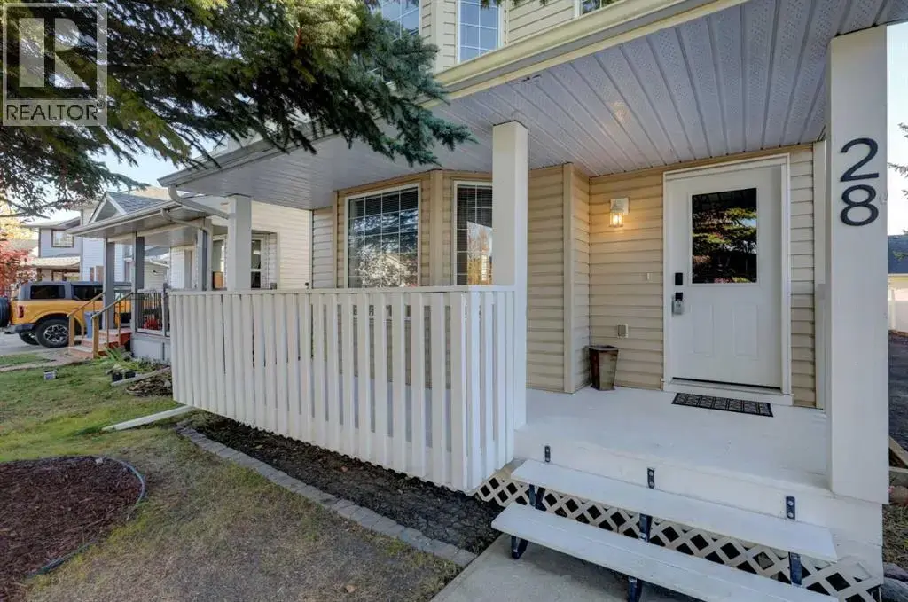28 Woodside Circle Nw, Airdrie
