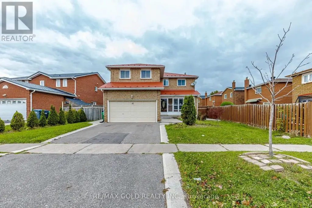 97 Hinchley Wood Grove, Brampton (Brampton North)