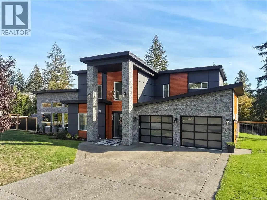 3205 Pinder Pl, Shawnigan Lake