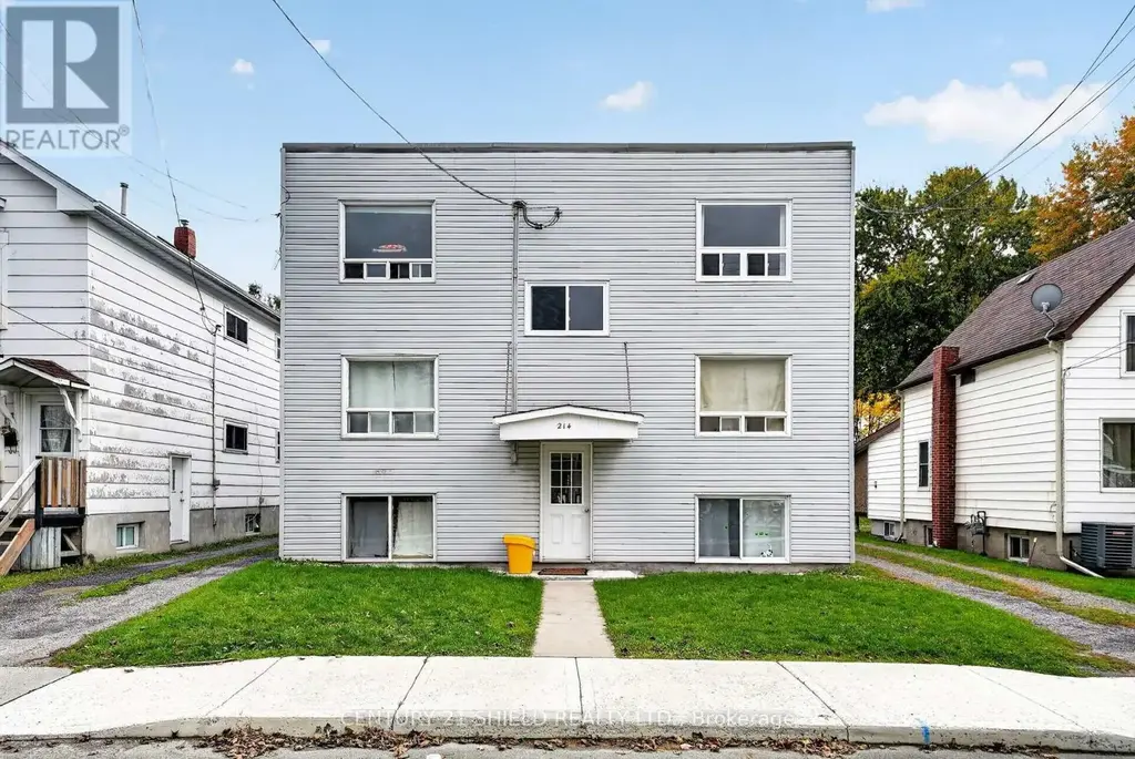 214 Eighth Street W, Cornwall