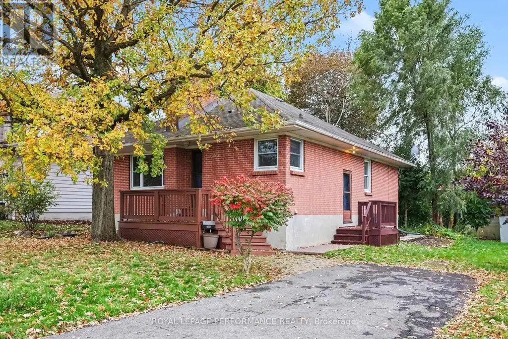 856 Iroquois Road, Ottawa