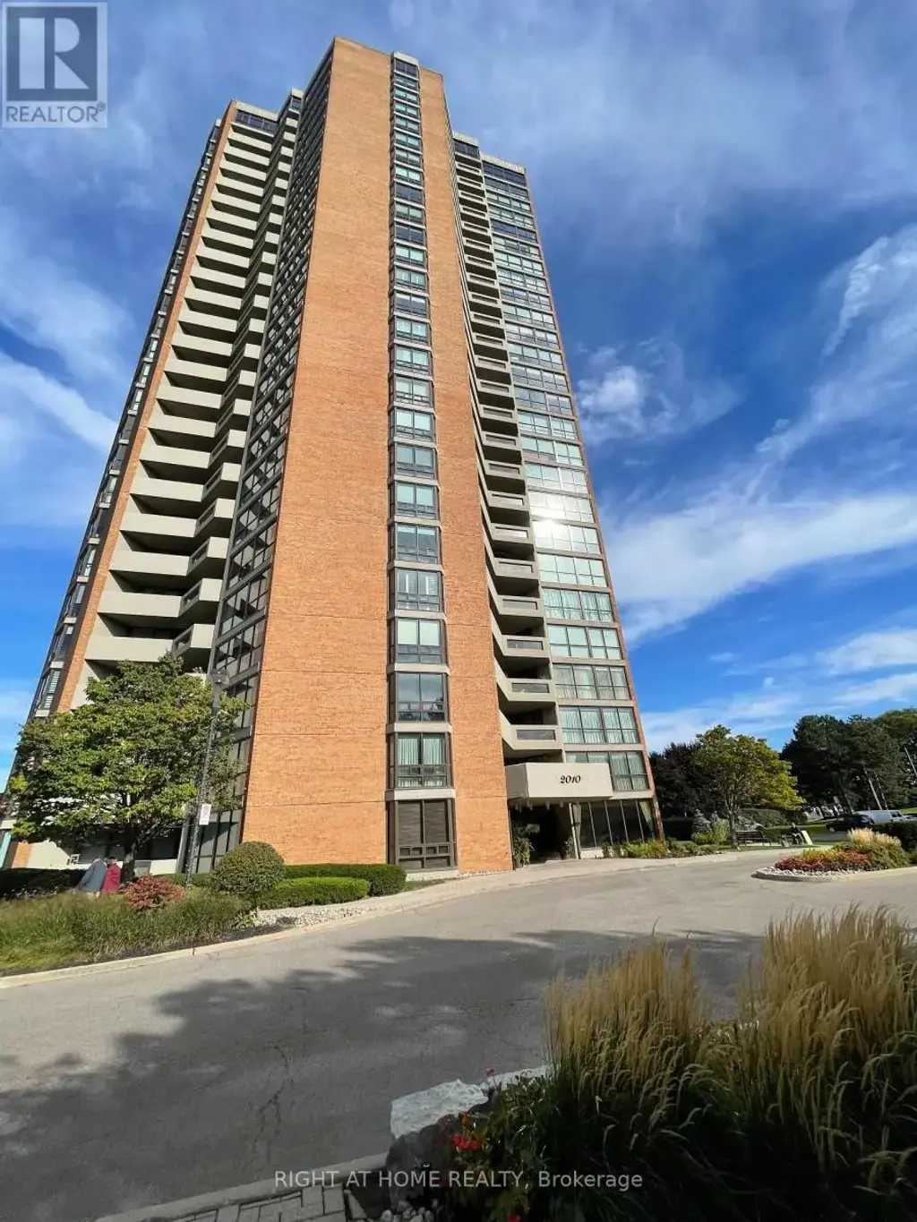 707 - 2000 Islington Avenue, Toronto (Kingsview Village-The Westway)