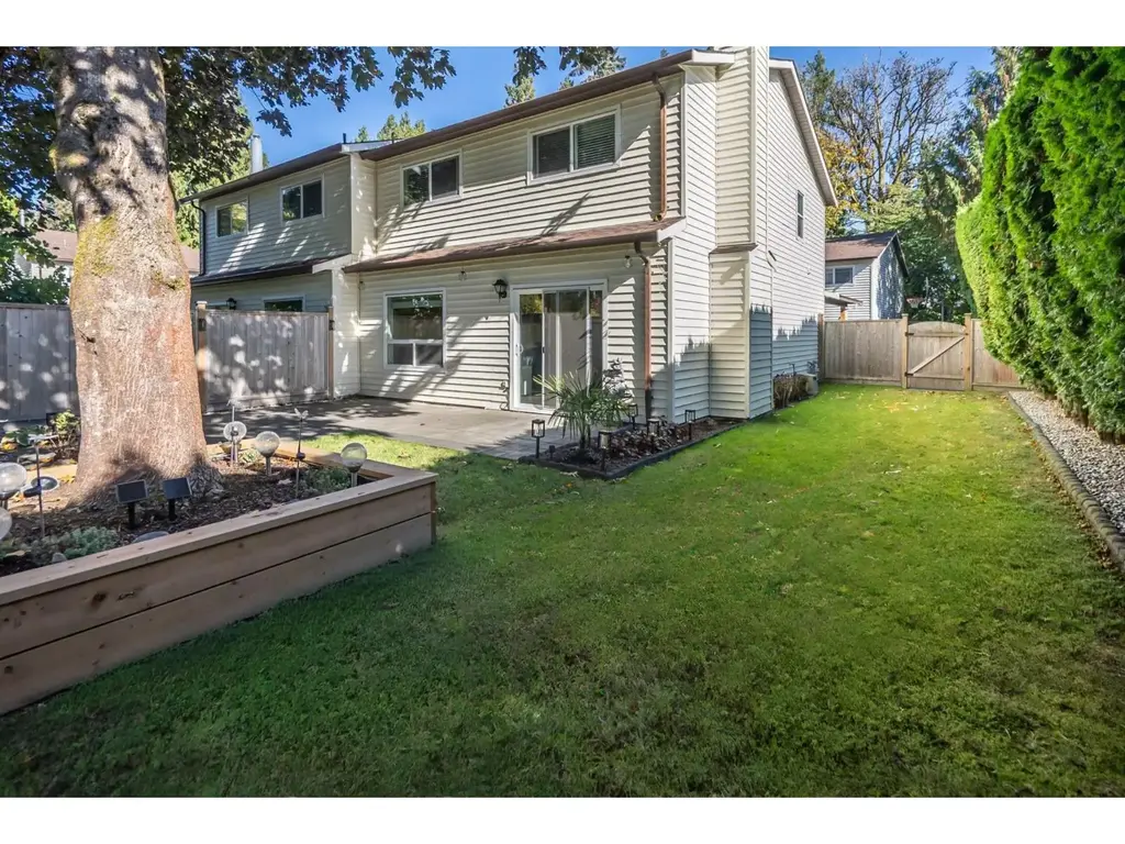 8 4840 207 Street, Langley