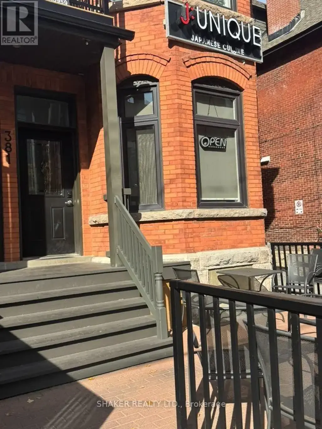 381 Cooper Street, Ottawa