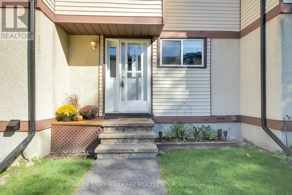 61 - 1582 Feather Lane, Ottawa