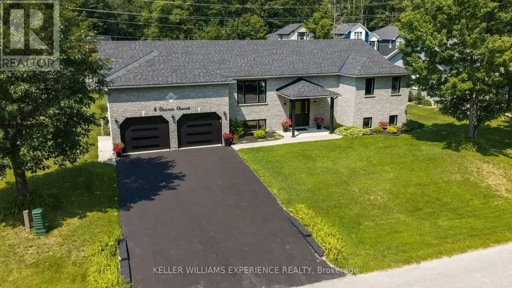 4 Downer Crescent, Wasaga Beach