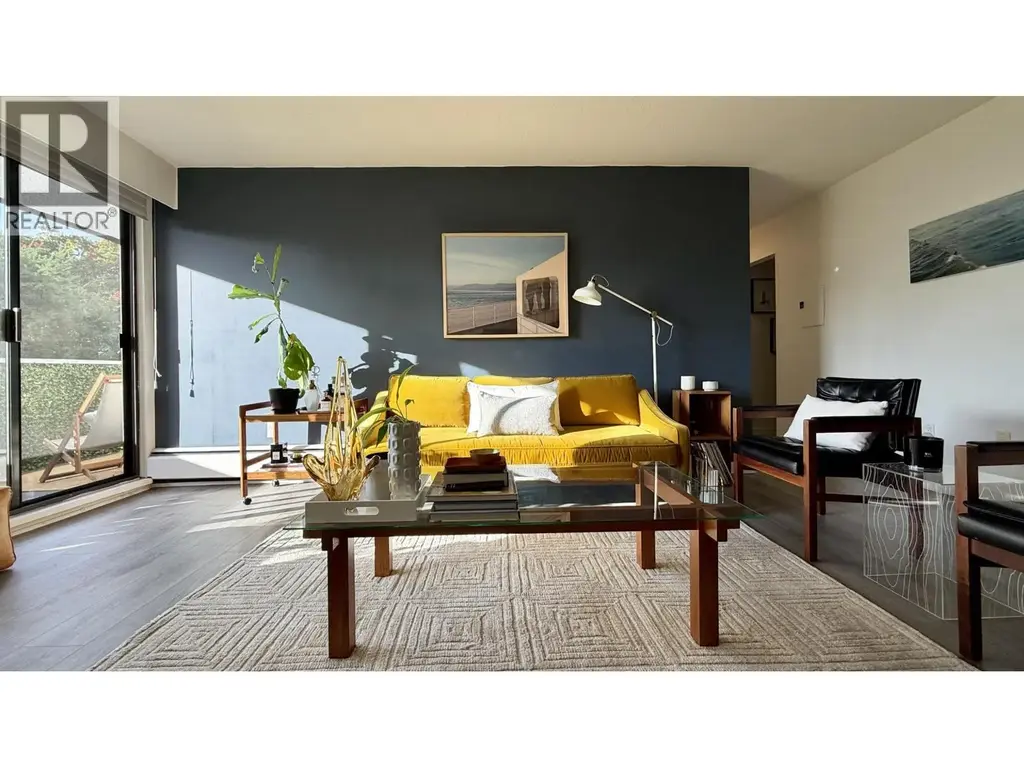 204 1610 Chesterfield Avenue, North Vancouver