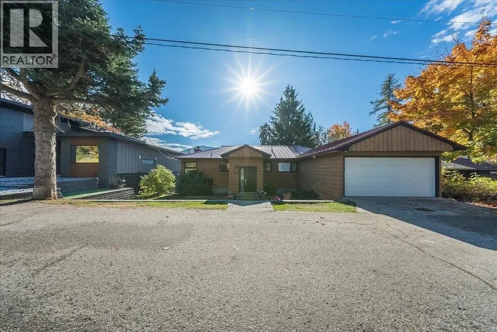 2603 Maple Crescent, Rossland