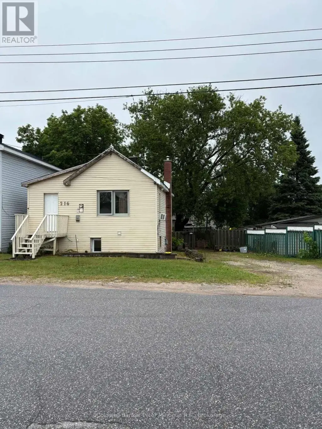 216 Highland Road, North Bay (Central)