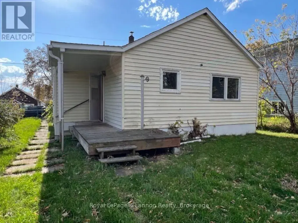 30 Queen Street, Sioux Lookout